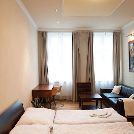 Velky Apartman Bratislava Exterior photo
