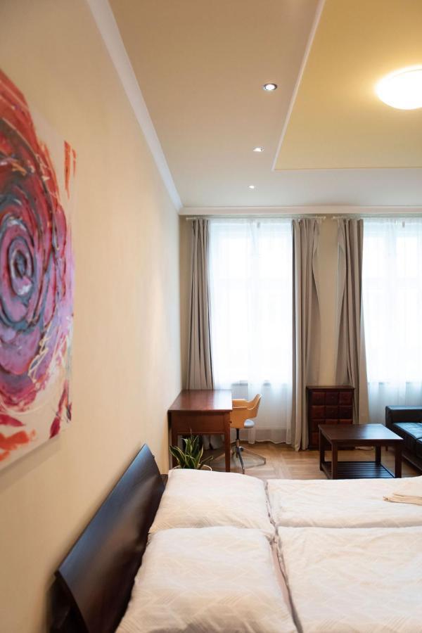 Velky Apartman Bratislava Exterior photo