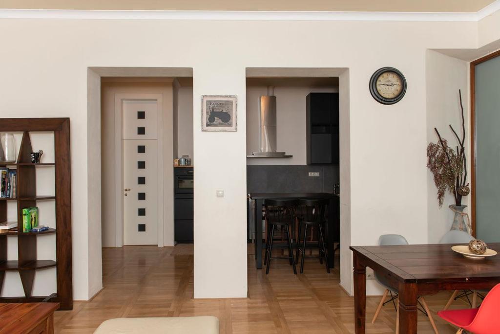 Velky Apartman Bratislava Exterior photo